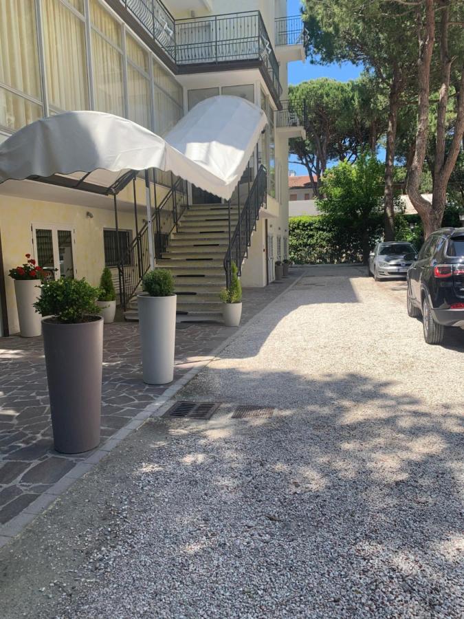 Hotel Augustus มิลาโน แมริตทิมา ภายนอก รูปภาพ