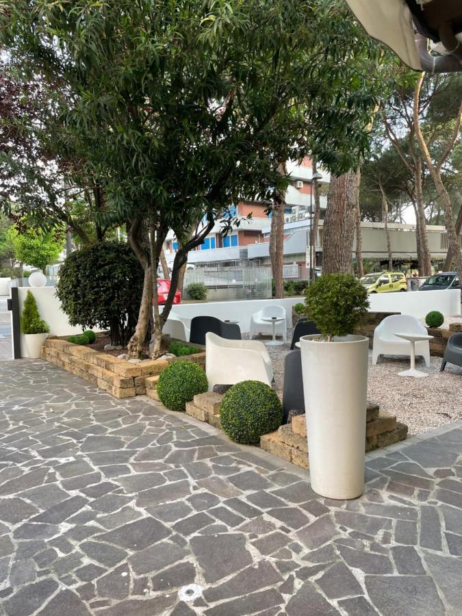 Hotel Augustus มิลาโน แมริตทิมา ภายนอก รูปภาพ