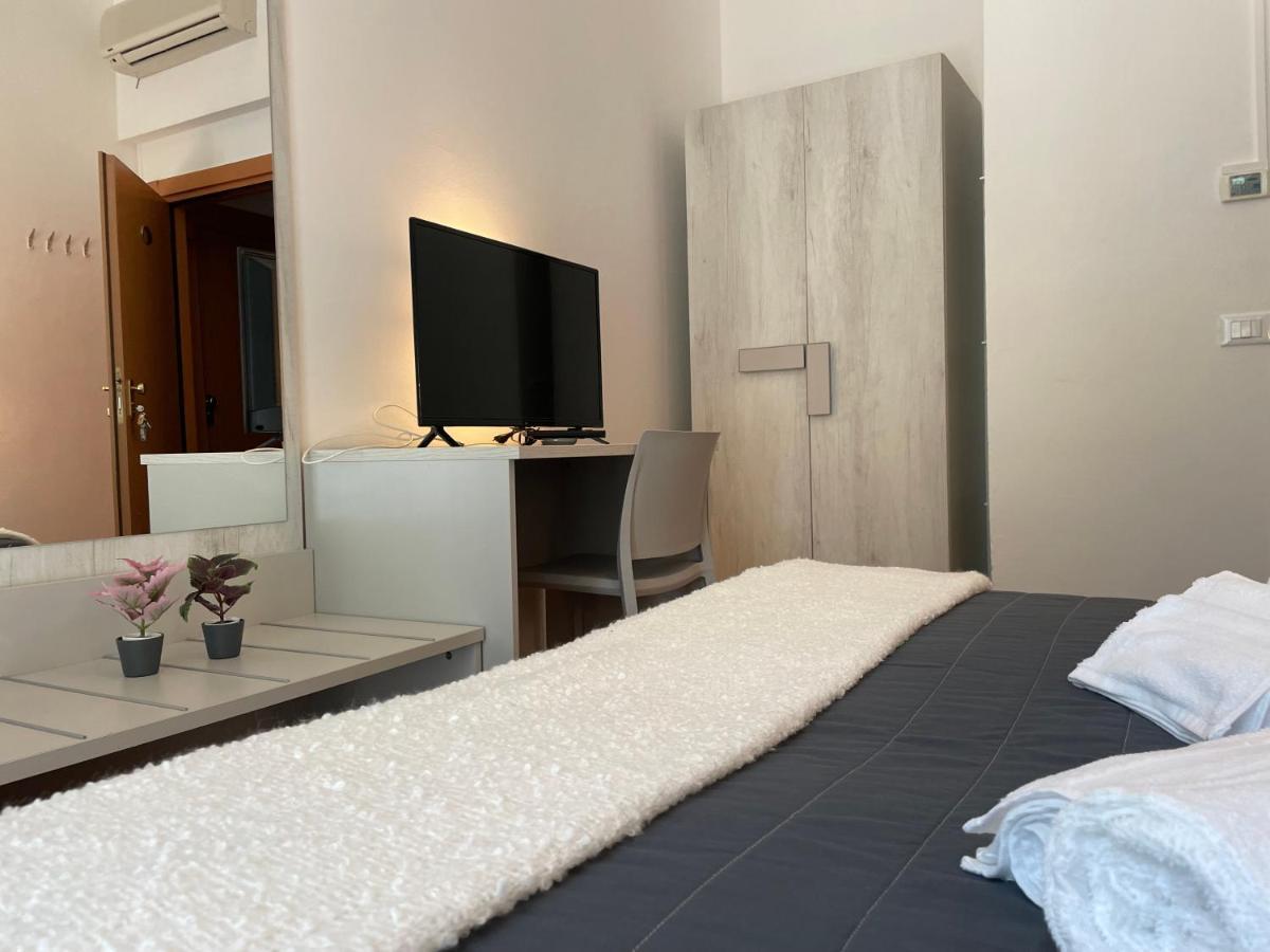 Hotel Augustus มิลาโน แมริตทิมา ภายนอก รูปภาพ