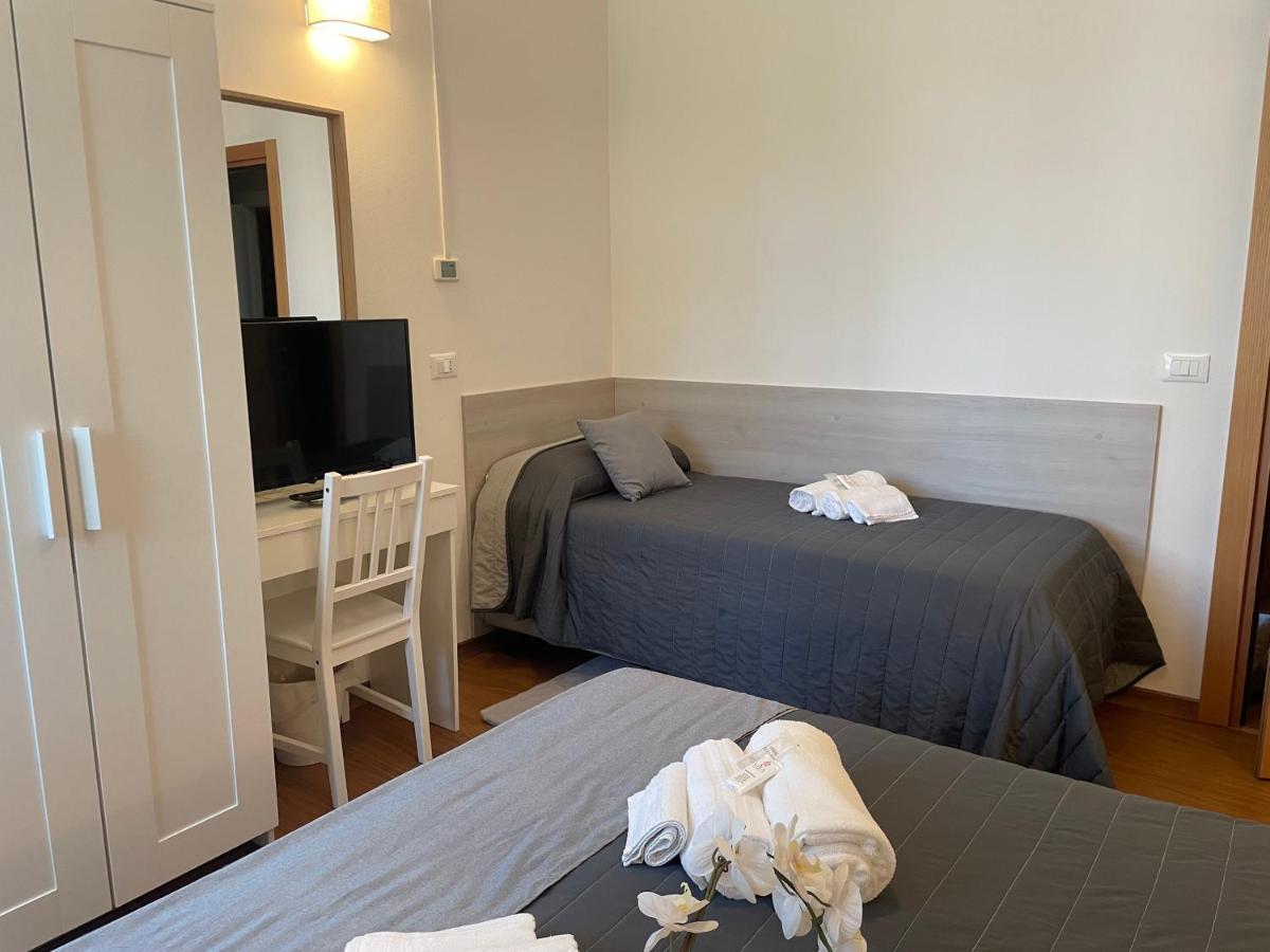 Hotel Augustus มิลาโน แมริตทิมา ภายนอก รูปภาพ
