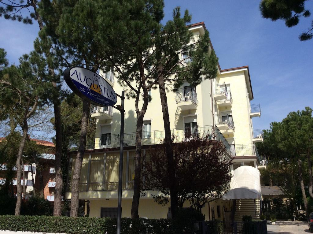 Hotel Augustus มิลาโน แมริตทิมา ภายนอก รูปภาพ