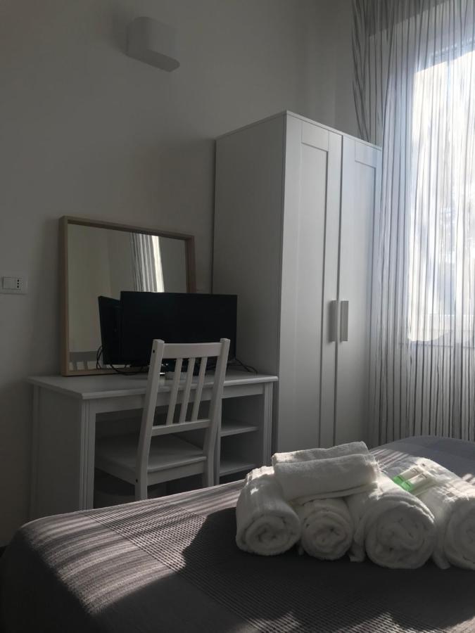Hotel Augustus มิลาโน แมริตทิมา ภายนอก รูปภาพ