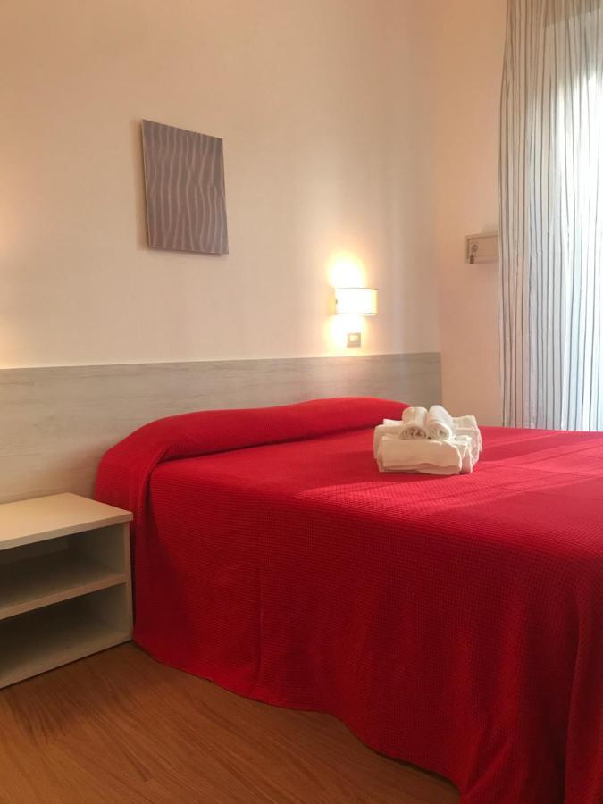 Hotel Augustus มิลาโน แมริตทิมา ภายนอก รูปภาพ