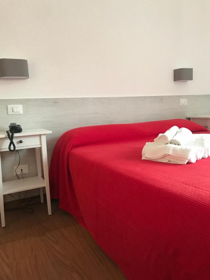 Hotel Augustus มิลาโน แมริตทิมา ภายนอก รูปภาพ
